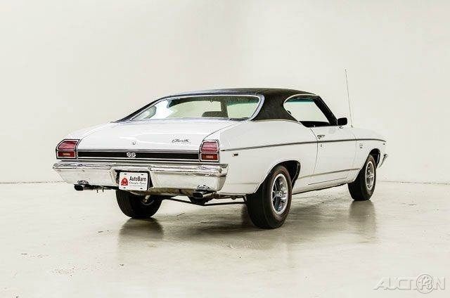 White 1969 Chevrolet Chevelle with Black interior