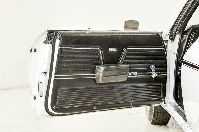 White 1969 Chevrolet Chevelle with Black interior