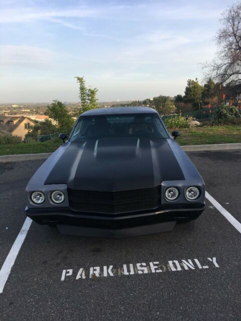 Flat Grey/yellow stripes 1970 Chevrolet Chevelle Coupe with Black interior
