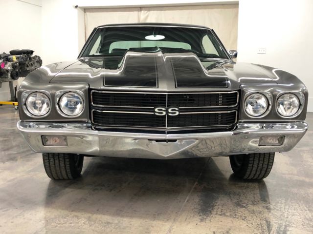 Grey 1970 Chevrolet Chevelle Coupe with Black interior