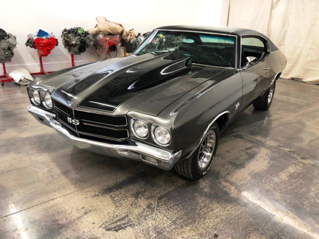 Grey 1970 Chevrolet Chevelle Coupe with Black interior