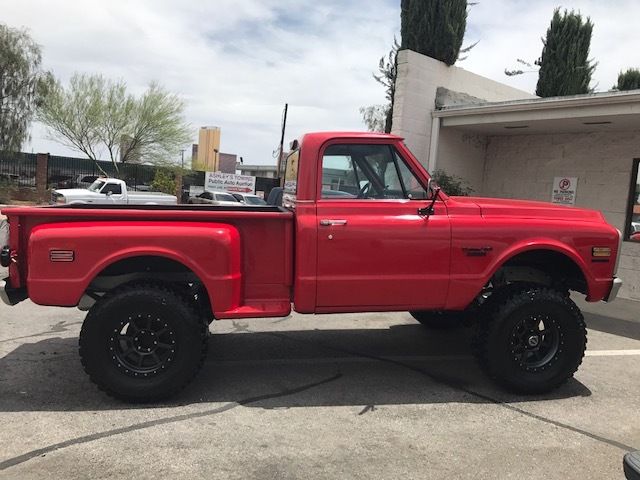 Viper Red 1970 Chevrolet C-10 Standard Cab Pickup with Black interior