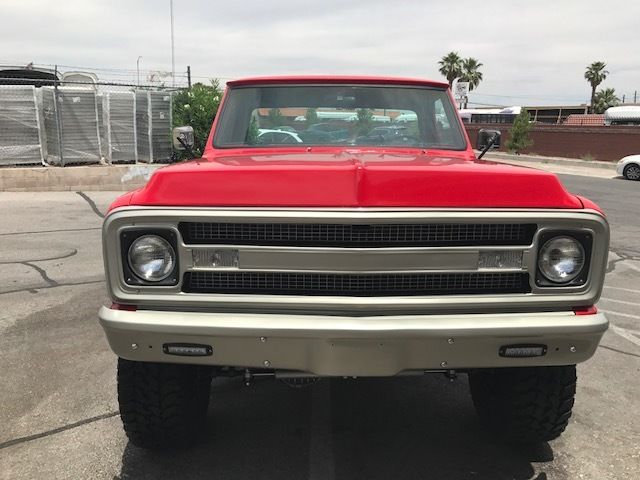 Viper Red 1970 Chevrolet C-10 Standard Cab Pickup with Black interior
