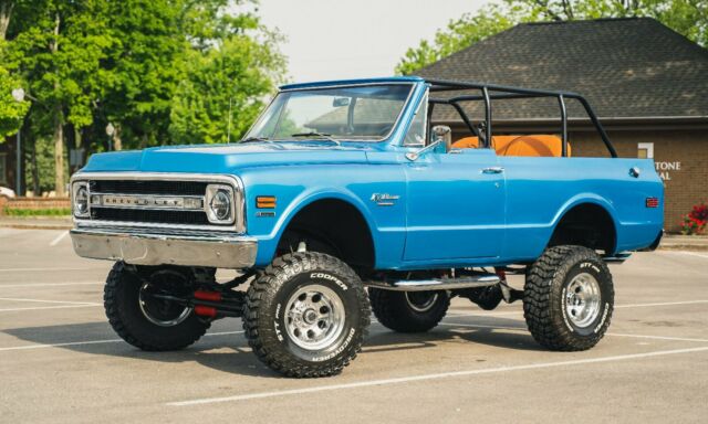 Blue 1970 Chevrolet Blazer SUV with Camel interior
