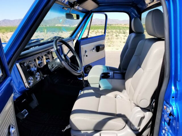 Blue 1971 Chevrolet C-10 with Gray interior