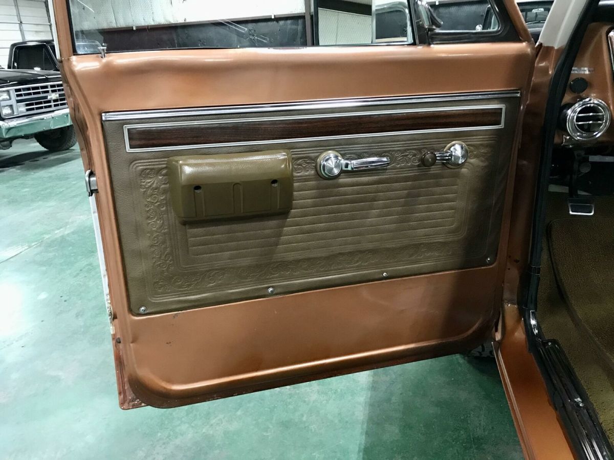 White 1971 Chevrolet Other Pickups with Black interior