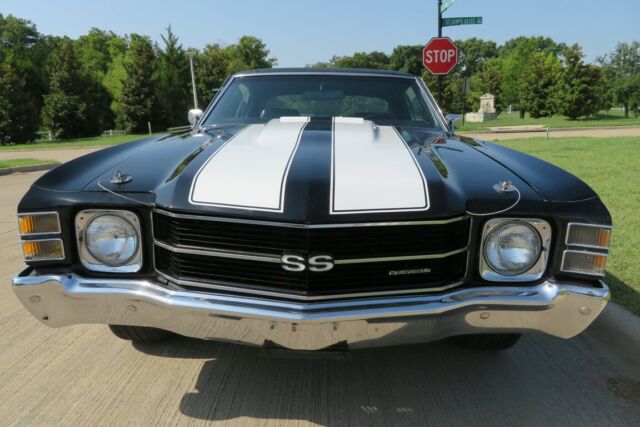 Black 1971 Chevrolet Chevelle SS with Black interior