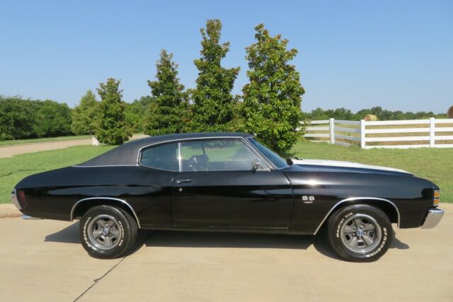 Black 1971 Chevrolet Chevelle SS with Black interior