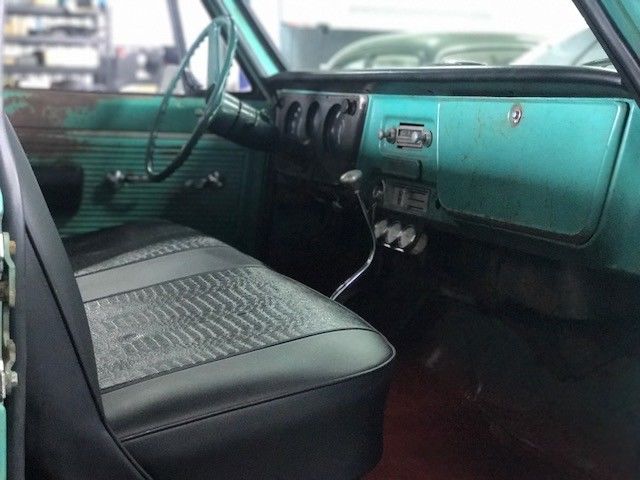 Patina 1971 Chevrolet C-10 Standard Cab Pickup