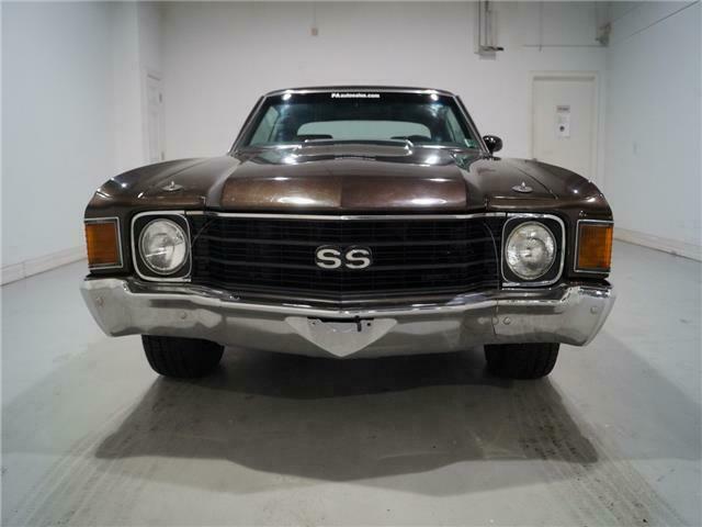 -- 1972 Chevrolet Chevelle Coupe with -- interior