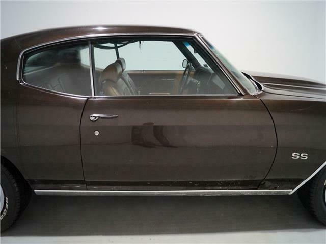 -- 1972 Chevrolet Chevelle Coupe with -- interior