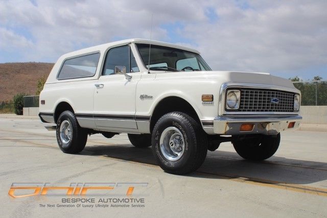 White 1972 Chevrolet Blazer SUV with Black interior