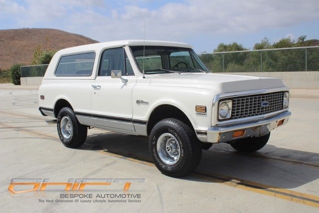 White 1972 Chevrolet Blazer SUV with Black interior