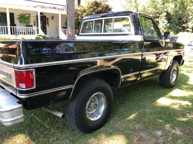 Black 1975 Chevrolet C/K Pickup 1500 Truck