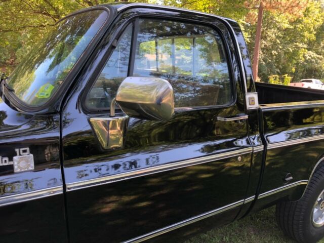 Black 1975 Chevrolet C/K Pickup 1500 Truck