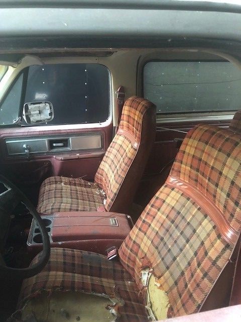 Gray 1978 Chevrolet Blazer Standard Cab Pickup with Red interior