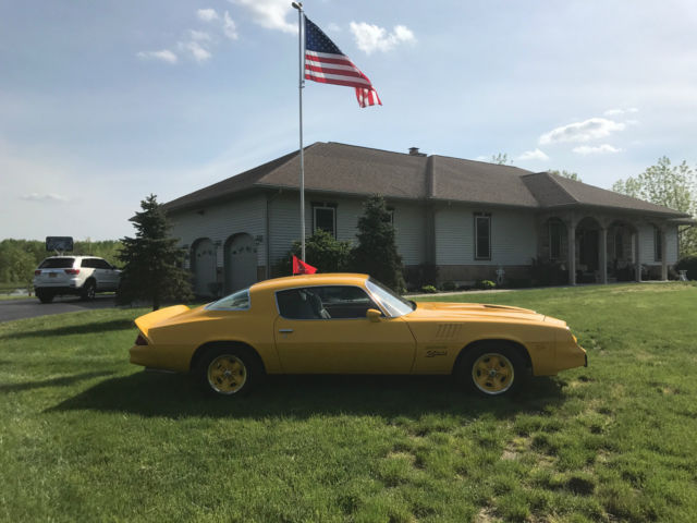 Yello 1978 Chevrolet Camaro with Tan interior