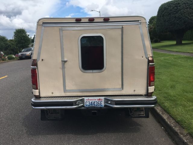 Brown 1981 Ford F-250 Extended Cab Pickup with Brown interior