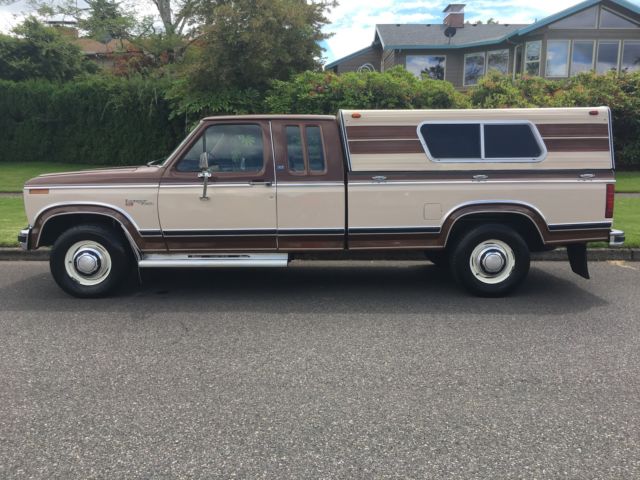 Brown 1981 Ford F-250 Extended Cab Pickup with Brown interior