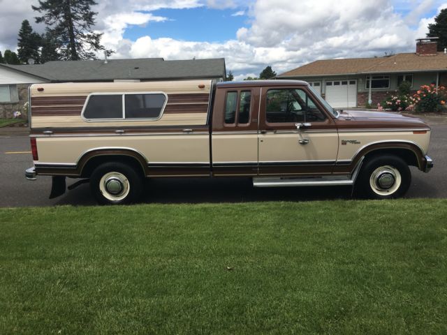 Brown 1981 Ford F-250 Extended Cab Pickup with Brown interior