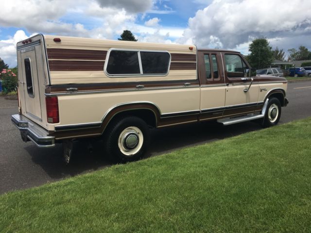 Brown 1981 Ford F-250 Extended Cab Pickup with Brown interior