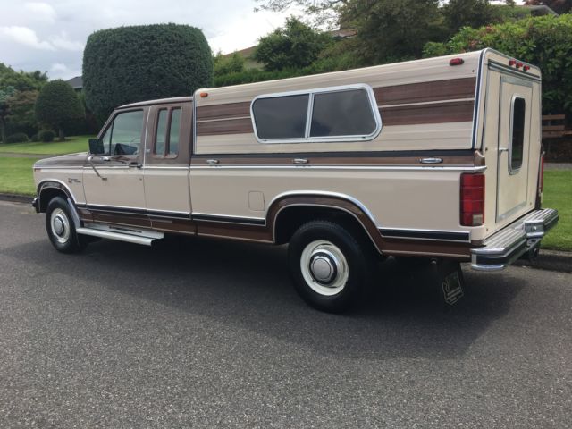 Brown 1981 Ford F-250 Extended Cab Pickup with Brown interior