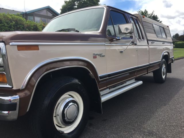 Brown 1981 Ford F-250 Extended Cab Pickup with Brown interior