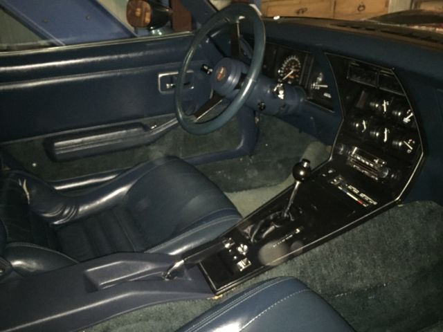 Gray 1982 Chevrolet Corvette Coupe with Gray interior