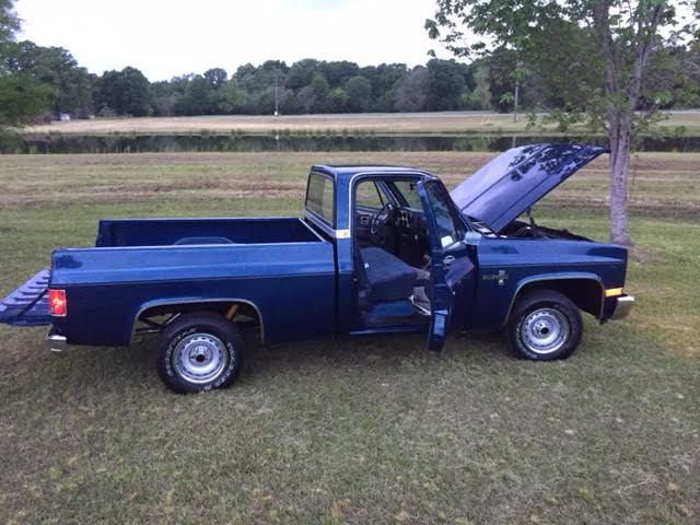 Blue 1984 Chevrolet C-10 with Blue interior