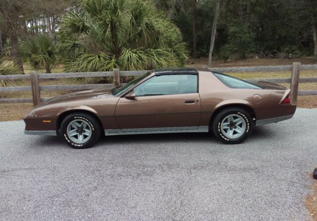 Brown 1984 Chevrolet Camaro Coupe with Brown interior