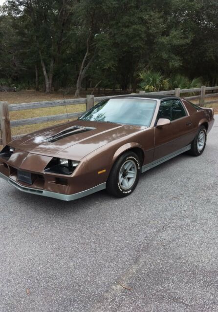 Brown 1984 Chevrolet Camaro Coupe with Brown interior