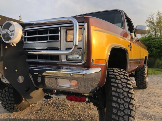 Brown/Gold 1985 Chevrolet C/K Pickup 2500 Standard Cab Pickup with Black interior