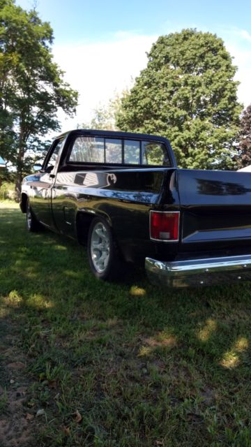 Black 1985 Chevrolet C-10 Standard Cab Pickup with Black interior