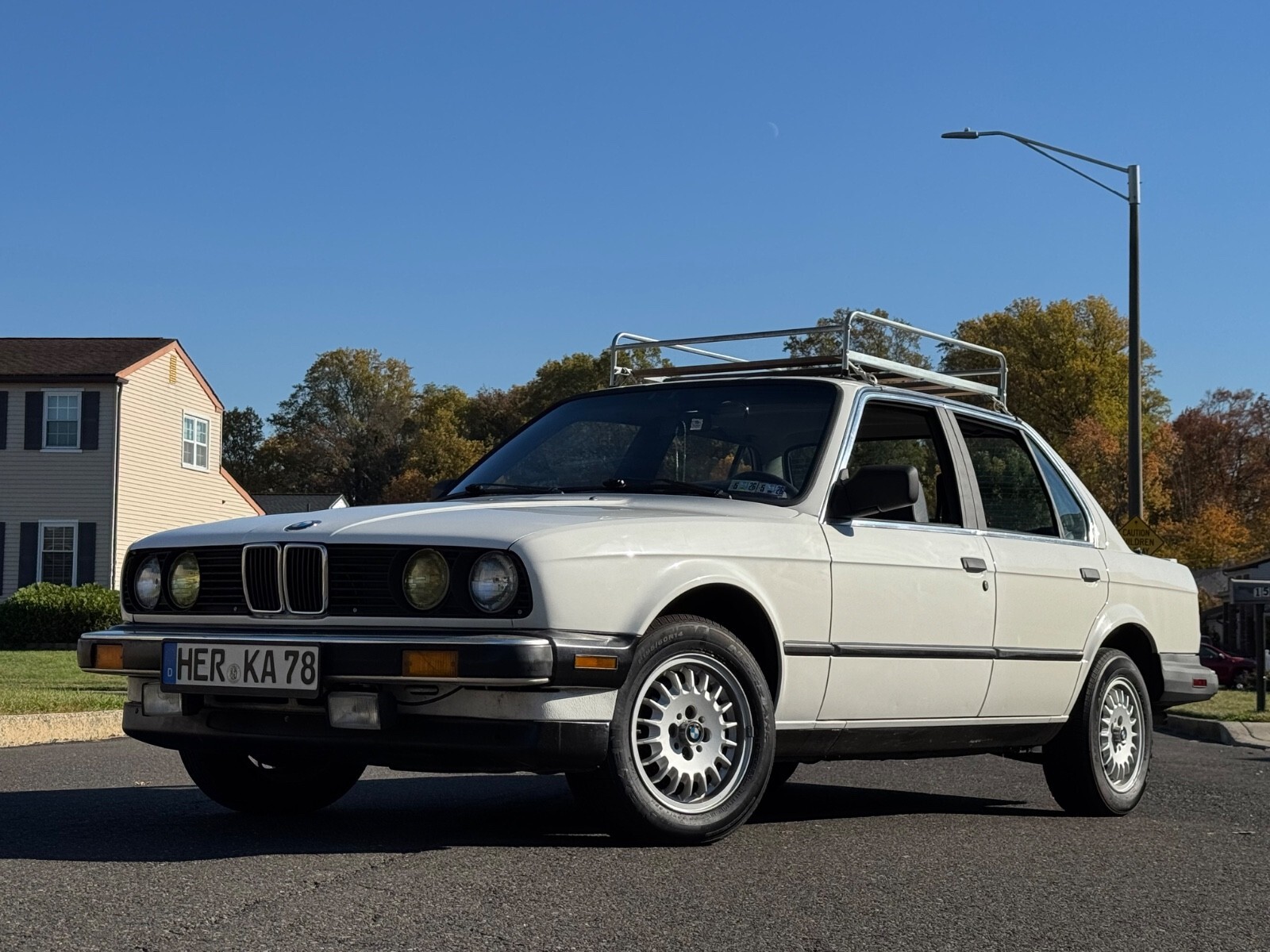 White 1986 BMW 3-Series Sedan with Blue interior