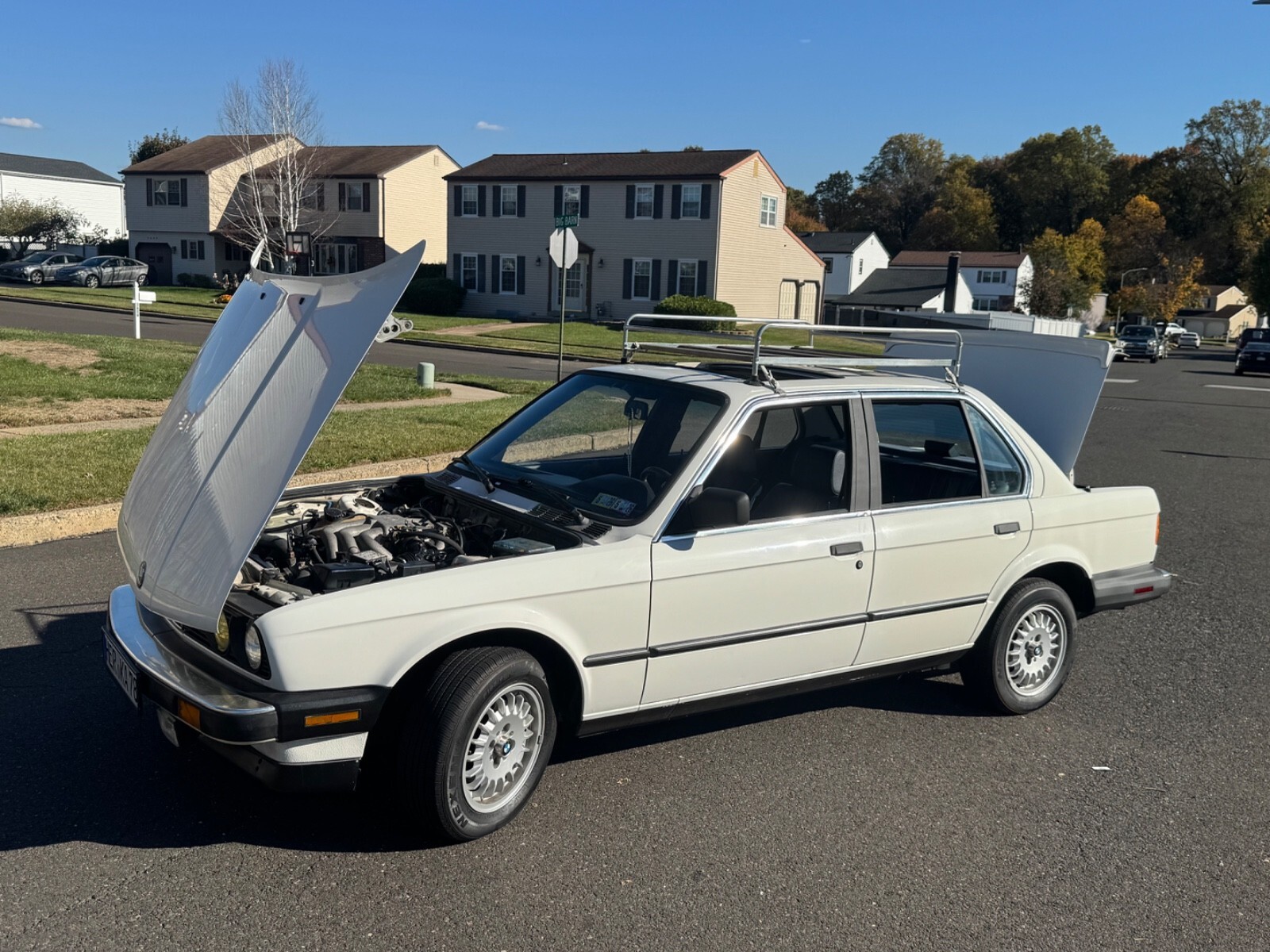 White 1986 BMW 3-Series Sedan with Blue interior