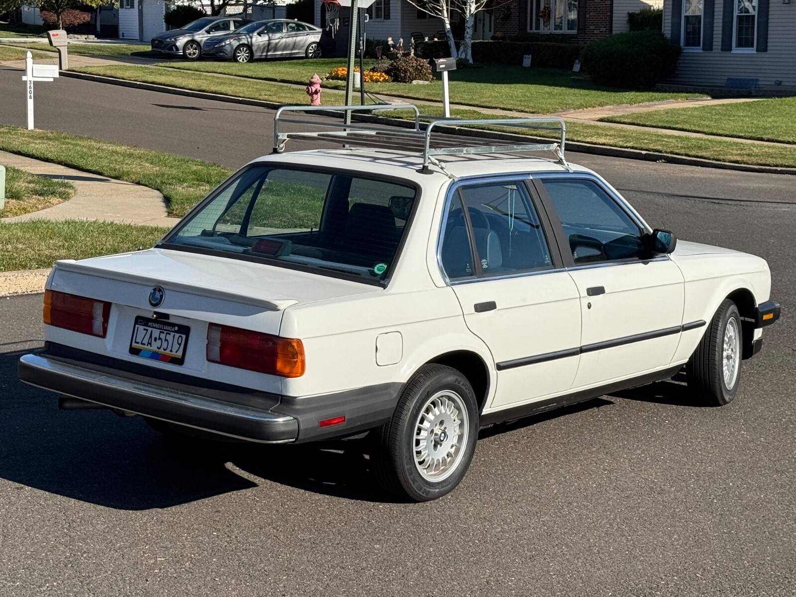 White 1986 BMW 3-Series Sedan with Blue interior