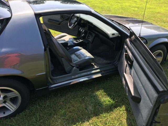 Gray 1986 Chevrolet Camaro T Tops with Gray interior