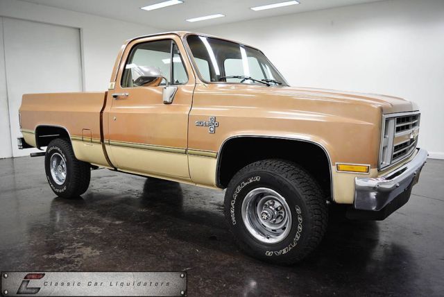 Brown 1986 Chevrolet K-10 Truck/SUV with Tan interior