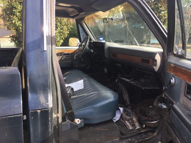 Black 1986 Chevrolet K10 Short Bed with Black interior