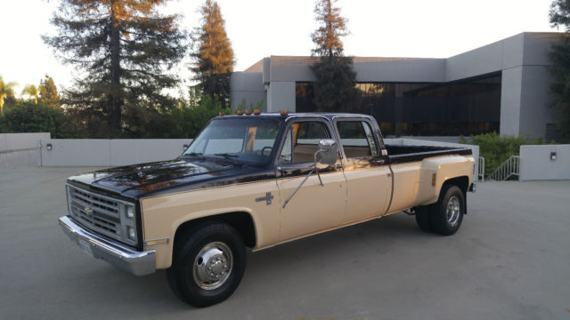 Brown 1987 Chevrolet C/K Pickup 3500 Crew Cab Pickup with Tan interior