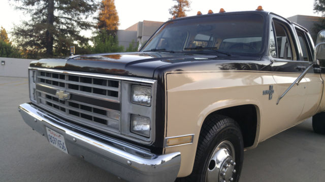Brown 1987 Chevrolet C/K Pickup 3500 Crew Cab Pickup with Tan interior