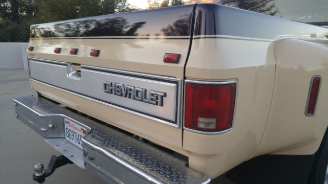 Brown 1987 Chevrolet C/K Pickup 3500 Crew Cab Pickup with Tan interior