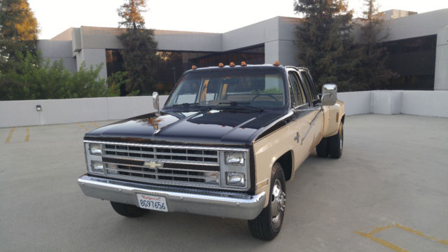 Brown 1987 Chevrolet C/K Pickup 3500 Crew Cab Pickup with Tan interior