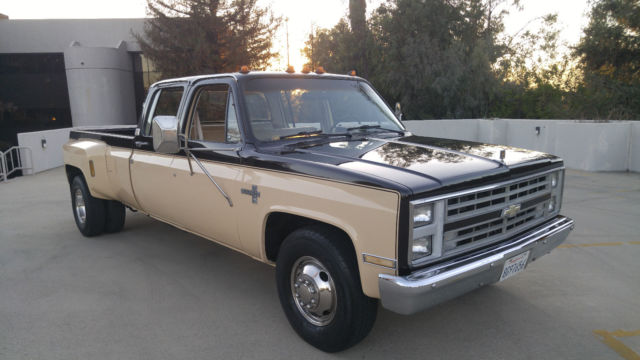 Brown 1987 Chevrolet C/K Pickup 3500 Crew Cab Pickup with Tan interior