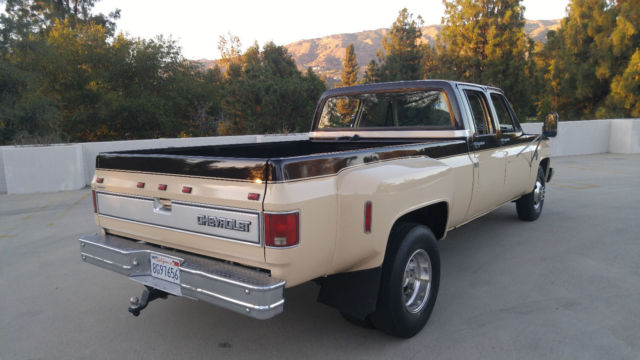 Brown 1987 Chevrolet C/K Pickup 3500 Crew Cab Pickup with Tan interior