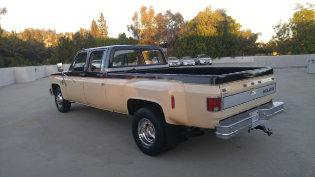 Brown 1987 Chevrolet C/K Pickup 3500 Crew Cab Pickup with Tan interior