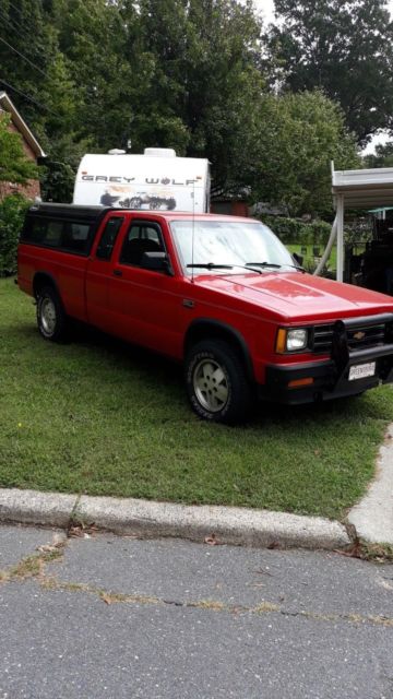 Red 1987 Chevrolet S-10 Extended Cab Pickup with Black interior