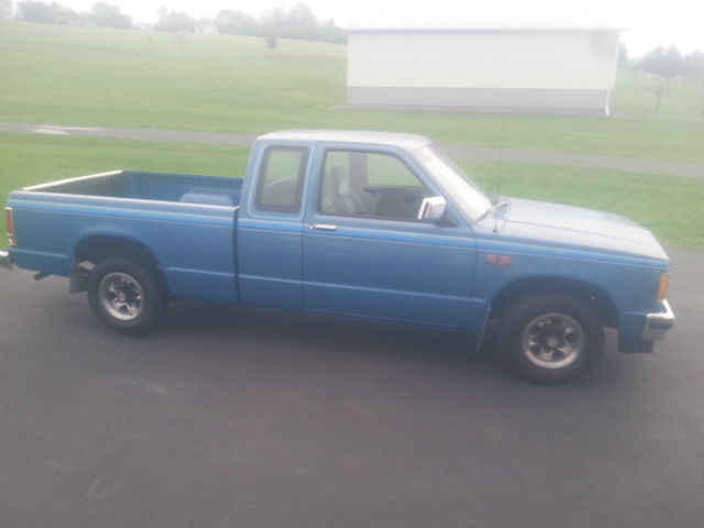Blue 1988 Chevrolet S-10 Extended Cab Pickup with Blue interior