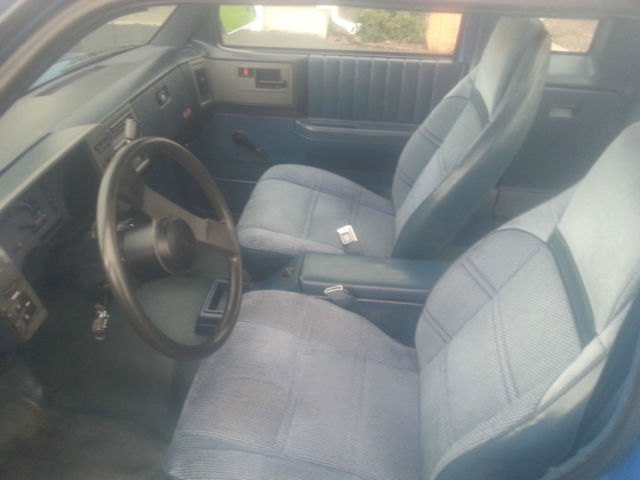 Blue 1988 Chevrolet S-10 Extended Cab Pickup with Blue interior