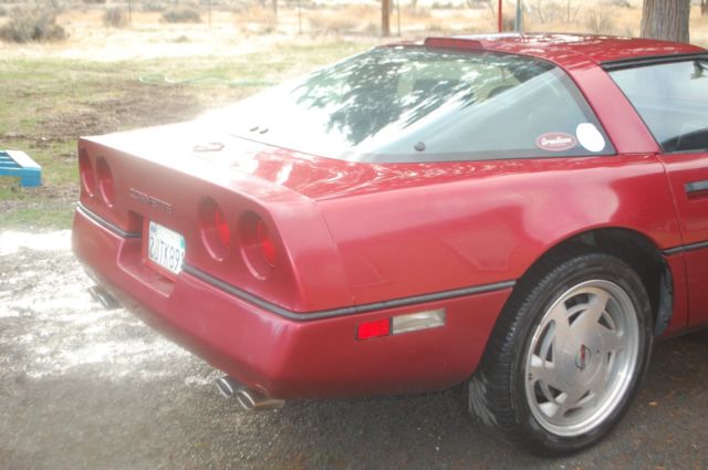1989 Chevrolet Corvette Coupe with Black interior
